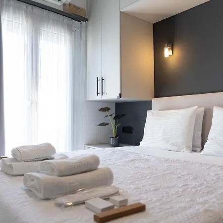 Elegant, Modern & Spacious In With Balcony *